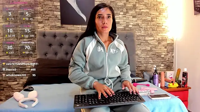 Nanda_Mendoza stripchat live cam model