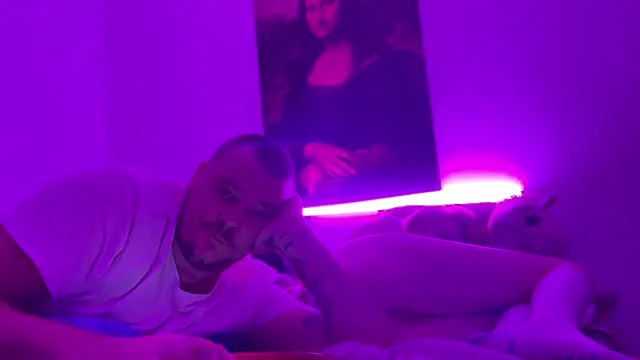 DouceMarine stripchat live cam model