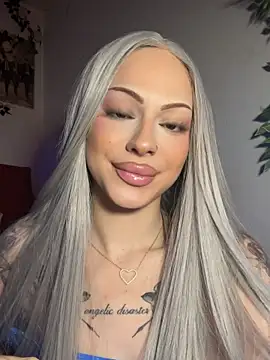 DollyRuby stripchat live cam model