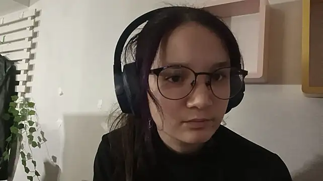 KelliBeatrice stripchat live cam model