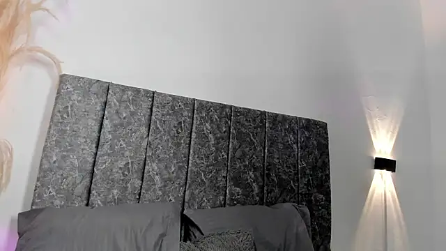 May_Thompson stripchat live cam model