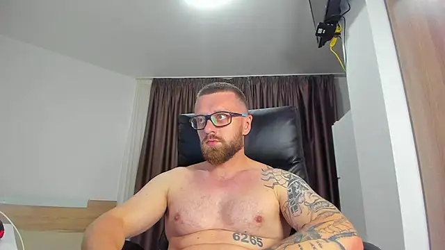 Findom_guy stripchat live cam model