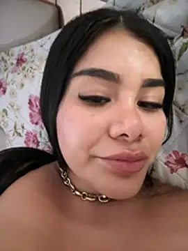 Issane_Peru stripchat live cam model