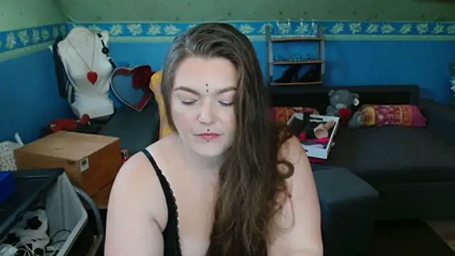 SherineDivine stripchat live cam model