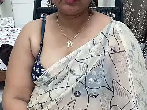 Mithureddy02 stripchat live cam model