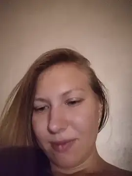 August_Shine stripchat live cam model