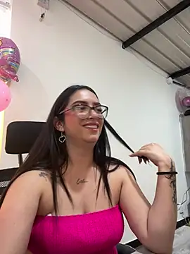 Kloenovoa- stripchat live cam model