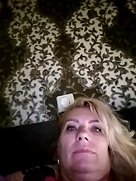 Milla_kis stripchat live cam model