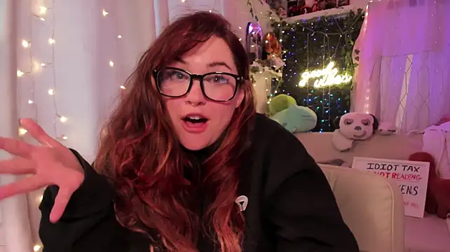 JennKenobi stripchat live cam model