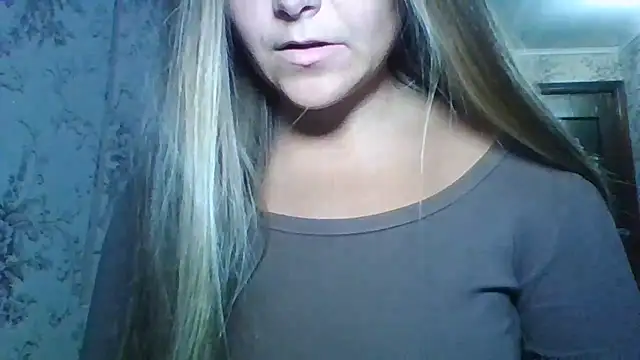 Evasapples stripchat live cam model