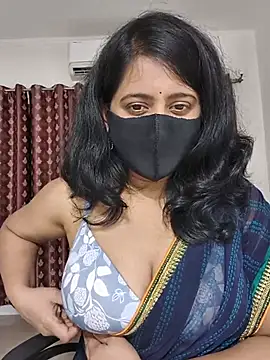 Cute-Maanvi stripchat live cam model