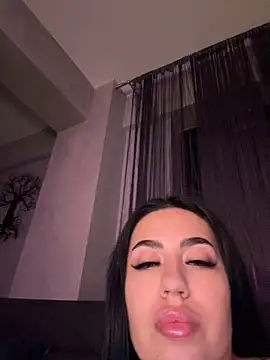 Andrestarr stripchat live cam model