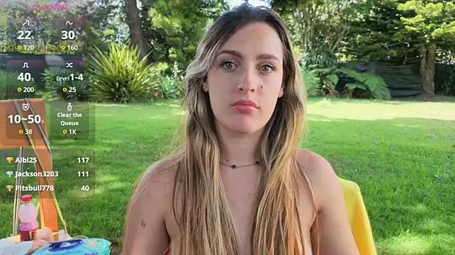 Dionekiss stripchat live cam model