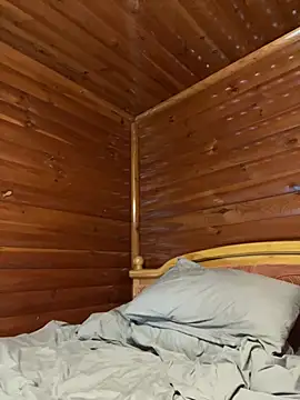 AureTease stripchat live cam model
