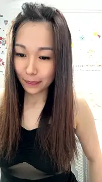 momo0021 stripchat live cam model