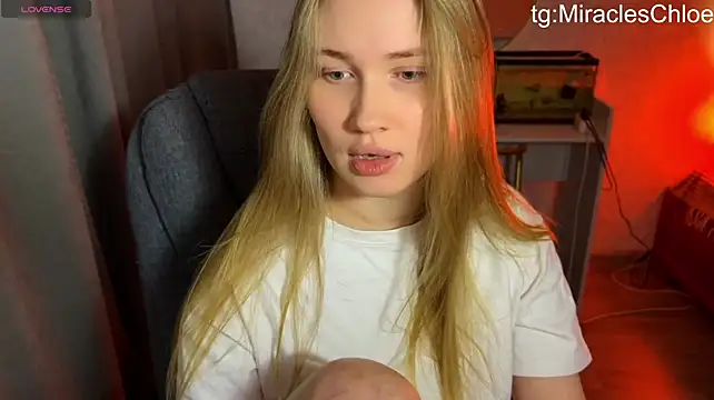 ChloeMillerMeow stripchat live cam model