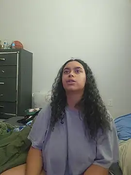 cinnaminnie stripchat live cam model