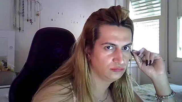 luizacandy stripchat live cam model