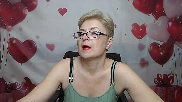 EmiliaGree stripchat live cam model
