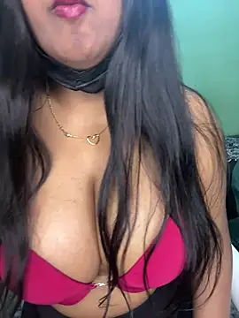 Ishaani_0 stripchat live cam model