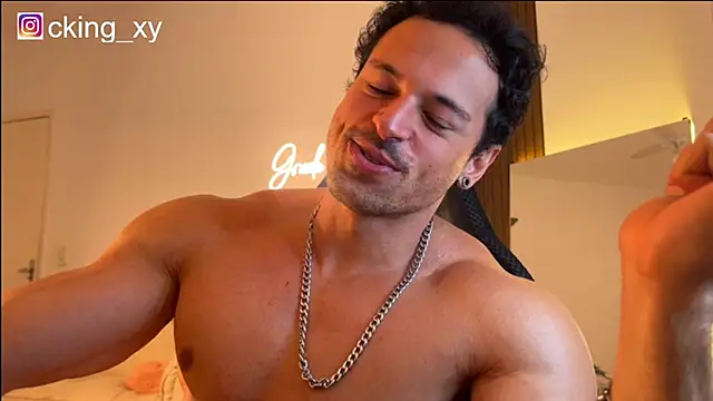 Lucasfit24 stripchat live cam model