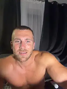 Johnytrain stripchat live cam model