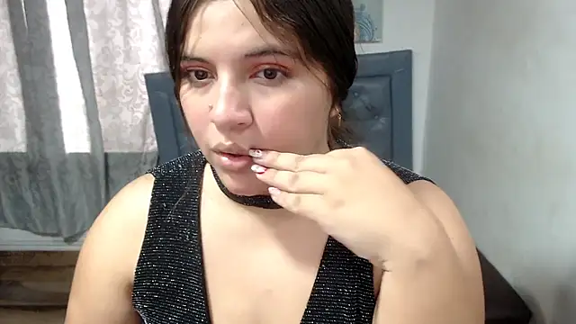 sarah_aguilar stripchat live cam model