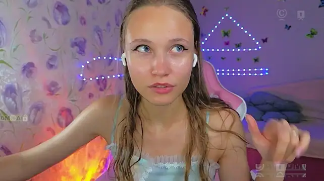 Armurra15 stripchat live cam model
