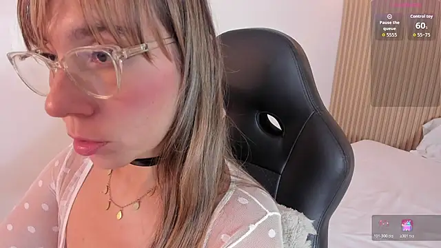MELISSAROUGE stripchat live cam model
