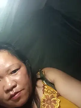 riso-00 stripchat live cam model
