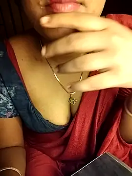 Tamil_Kavitha stripchat live cam model
