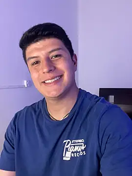 Goldenknight33 stripchat live cam model