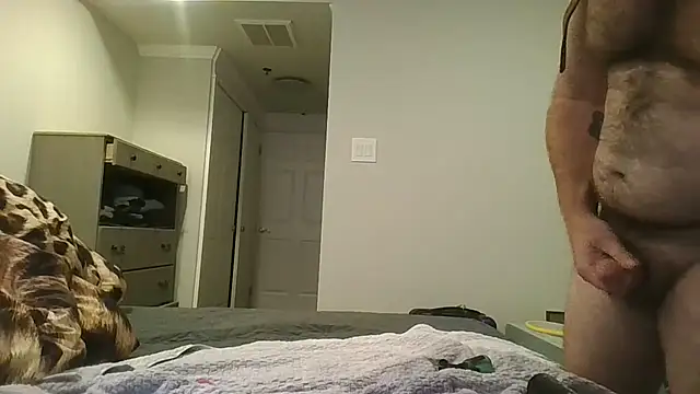 BeefyNcloudy stripchat live cam model
