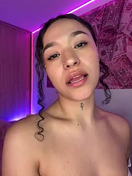 crystal_dlun stripchat live cam model