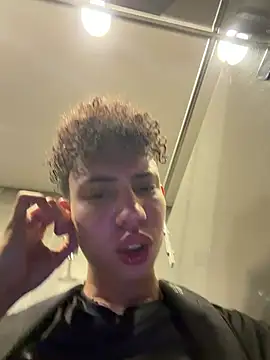 yoursexyjose stripchat live cam model