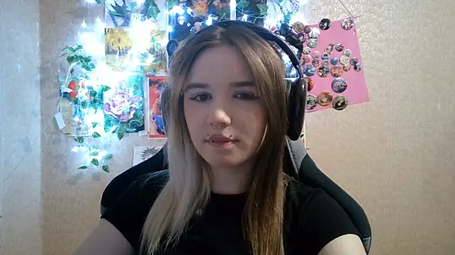 MilaTyan stripchat live cam model