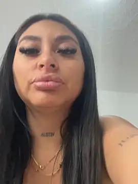 JessikaHoot stripchat live cam model