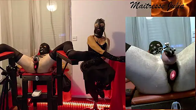 maitresse-julia-045 stripchat live cam model