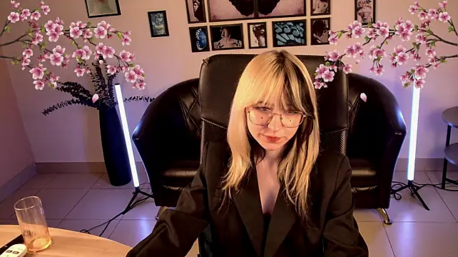 NyxCalderra stripchat live cam model