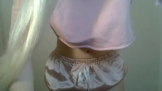 ViraVrema stripchat live cam model