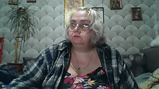 MarinaFarina53 stripchat live cam model