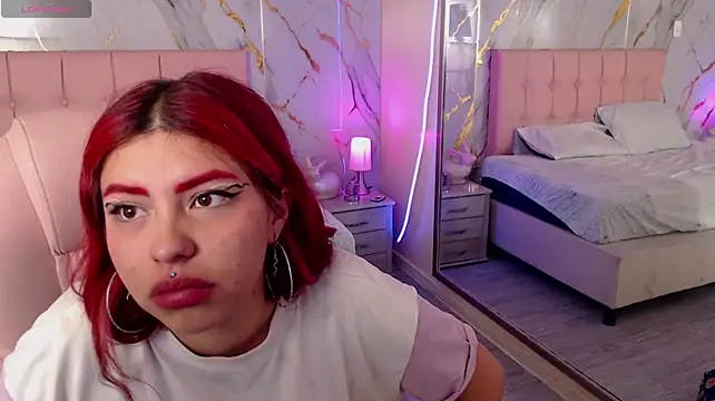 LilMoon_ stripchat live cam model