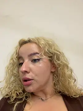 Khalee_syyy stripchat live cam model