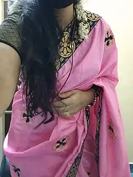 Tamil_white_beauty stripchat live cam model