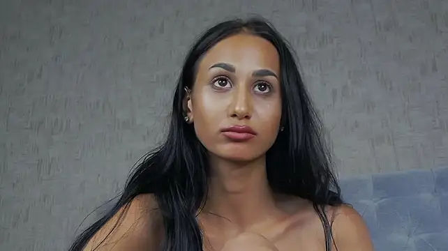 LexxyBloom stripchat live cam model