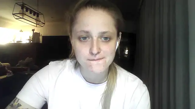 LeaWetGirl stripchat live cam model
