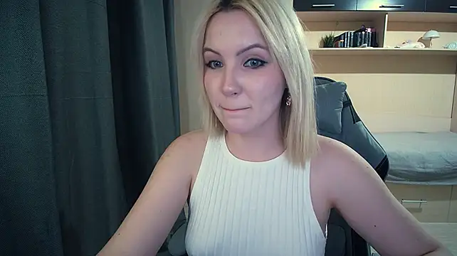 ElsyGven stripchat live cam model