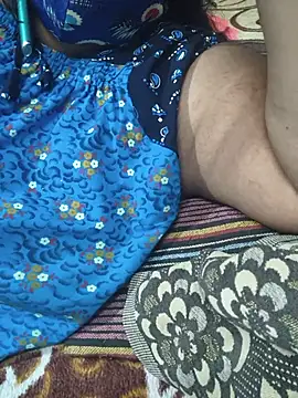 tamilkaviya143 stripchat live cam model