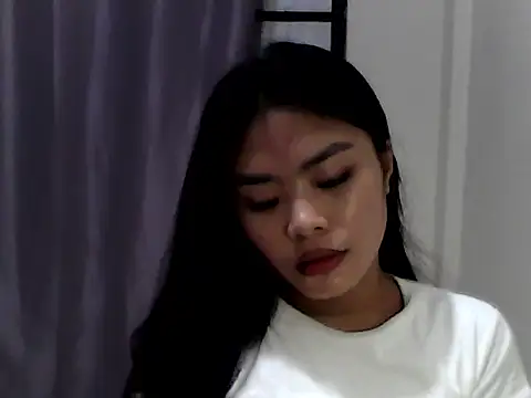 Yunnie_Chu stripchat live cam model