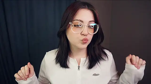 VinaLapid stripchat live cam model